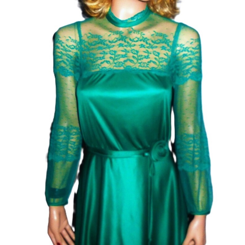 Union Made Vintage Elegant Green Sheer Lace Blouse